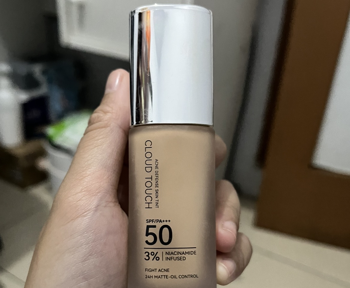 Cloud Touch 3% Niacinamide Acne Defense Skin Tint - C203 Pink Sand imgfdn-83387298-475d-4493-94c1-32f363222f76