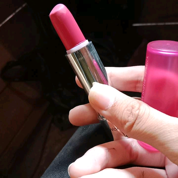 Colorfit Ultralight Matte Lipstick - Punch Fuschia imgfdn-80efd88f-91cf-4747-8e07-9421dce8af18