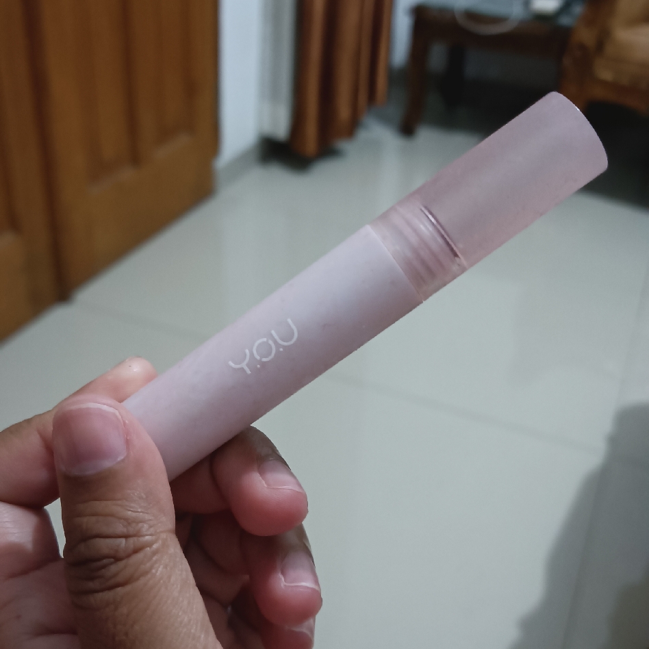 Cloud Touch Fixing Tint - R646 Rose Bloom imgfdn-054a493d-e71f-4c5c-beec-5cf86c2ec7d2