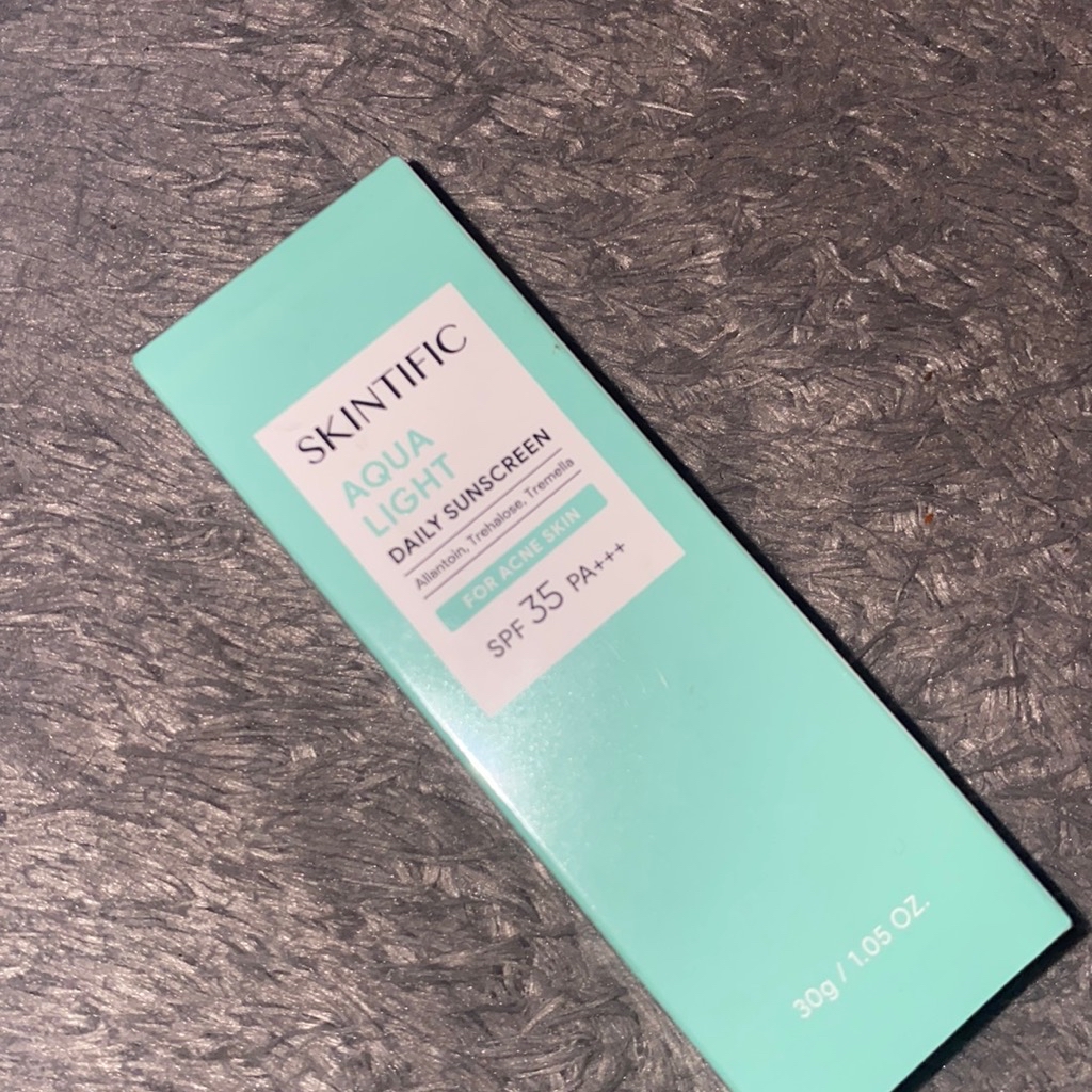 Aqua Light Daily Sunscreen SPF 35 PA+++ imgfdn-648b882c-7edc-4212-9578-ba8f52a02cd8