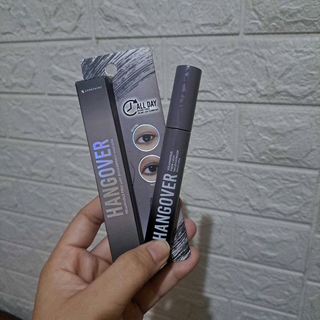 Hangover Voluminous Fiber Lash Smudgeproof Mascara imgfdn-082aa6f1-f555-448c-aba7-da5f47dbf2a9
