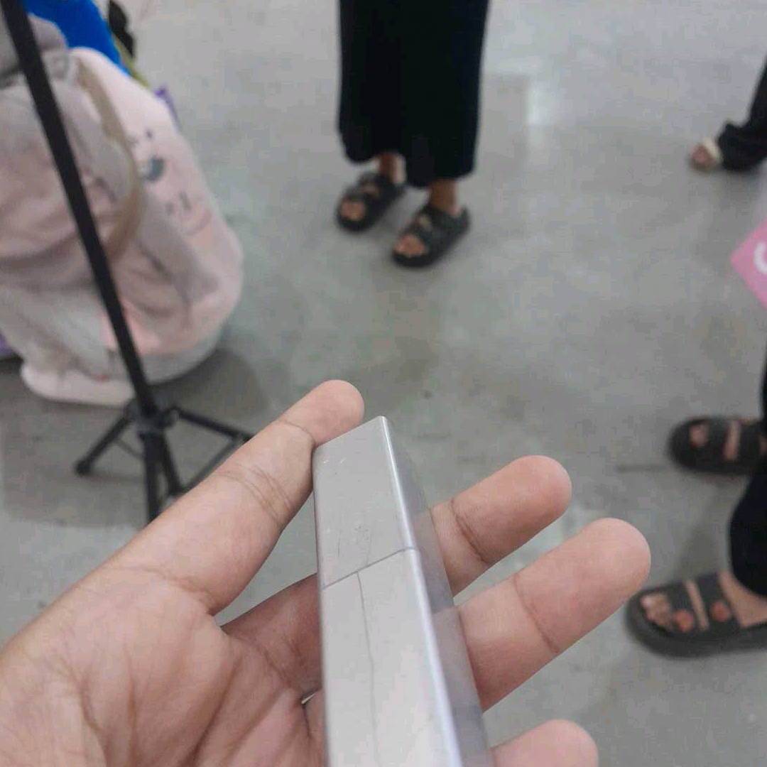 Matte Lipstick - 07 Burgundy Glam imgfdn-c208d8b2-9cdf-4b46-bbae-3b43a2934693