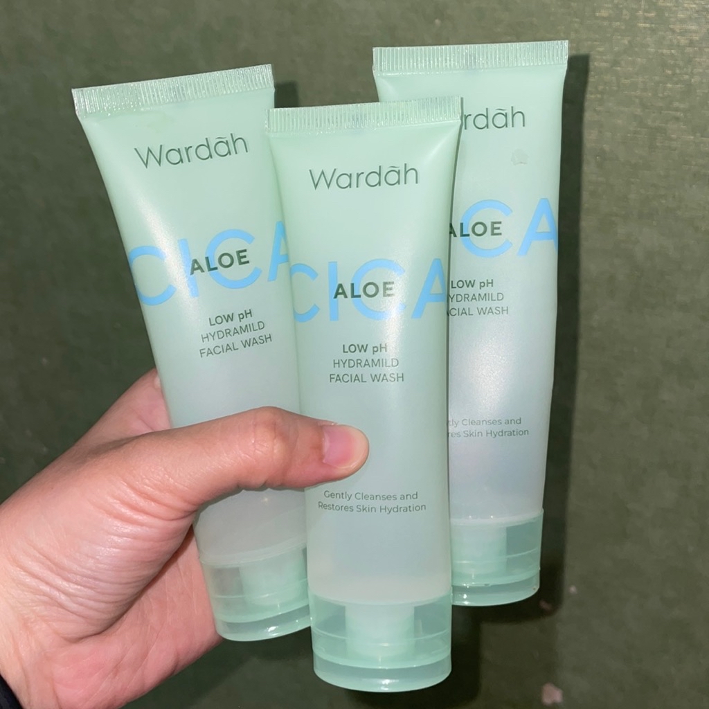 Cica + Aloe Low PH Hydramild Facial Wash imgfdn-d7d1c27a-11b0-439b-9fa6-b07605acc070