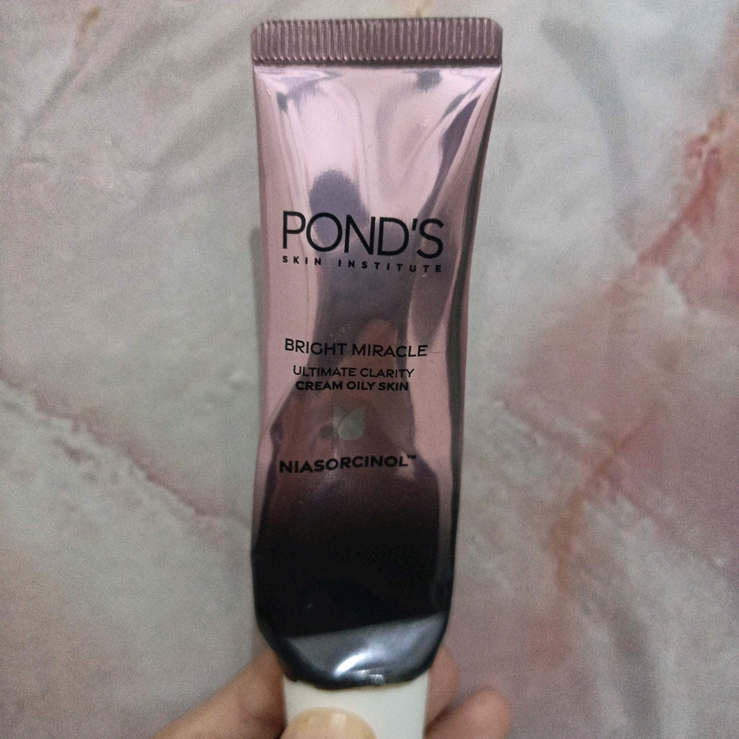 Ultimate Clarity Cream For Oil Skin imgfdn-283062aa-0474-4c33-b978-a24a78335064