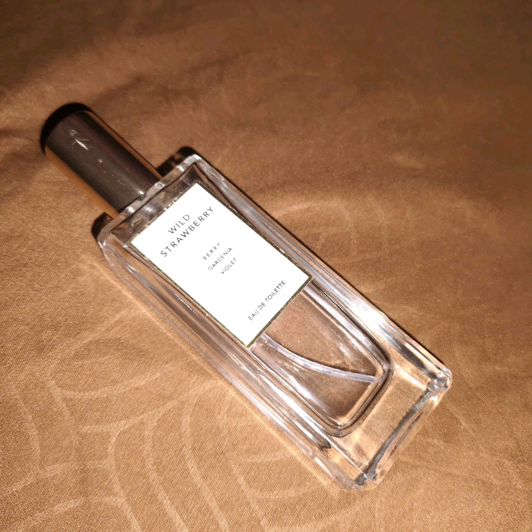 Wild Strawberry Eau de Toilette imgfdn-7a21c2c6-80ef-423a-b8d2-26b2f83c713f