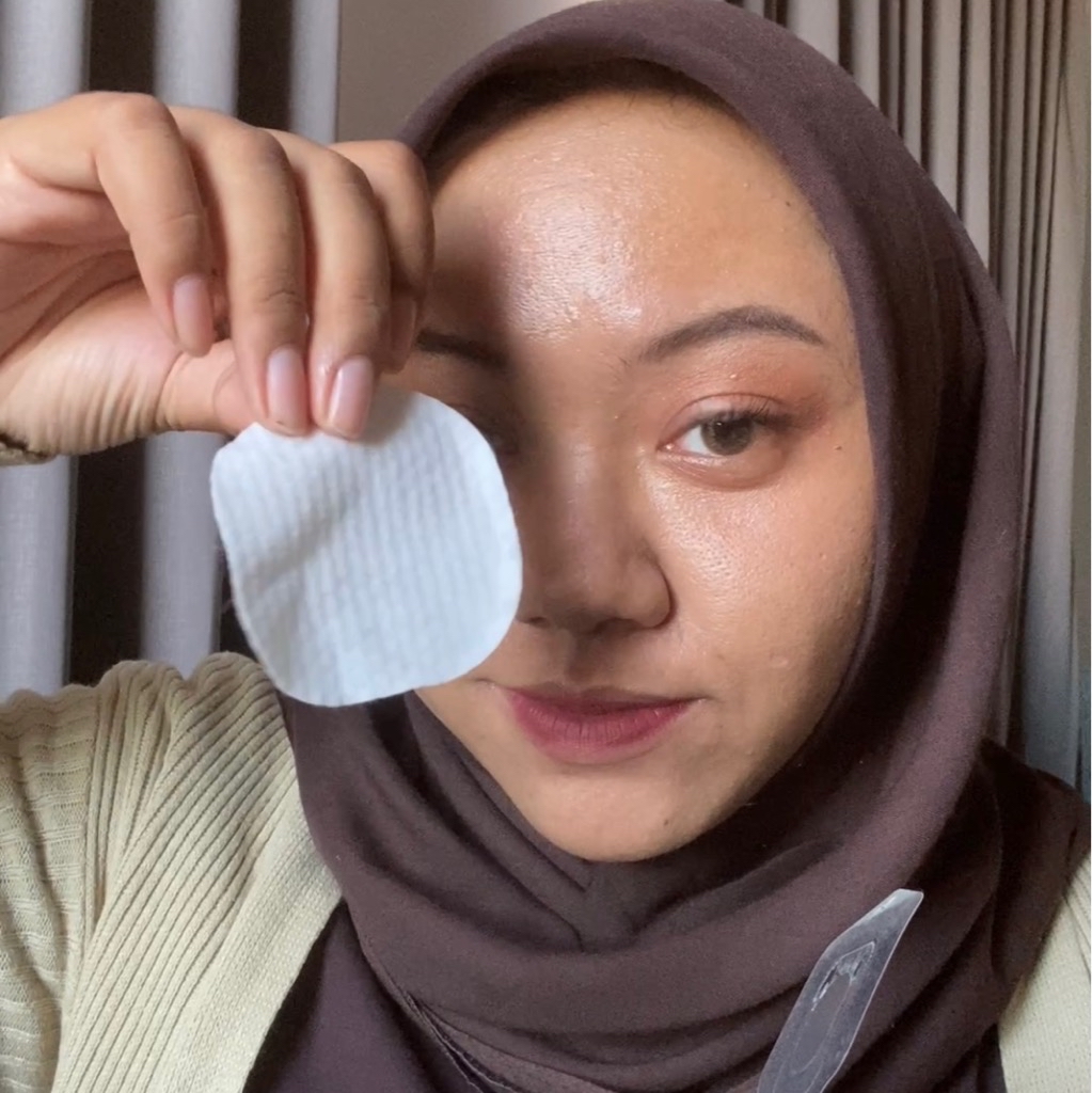 Smooth & Pure Lip and Eye Remover Pad imgfdn-04f18e22-a232-407c-9f66-5beeac859ea7