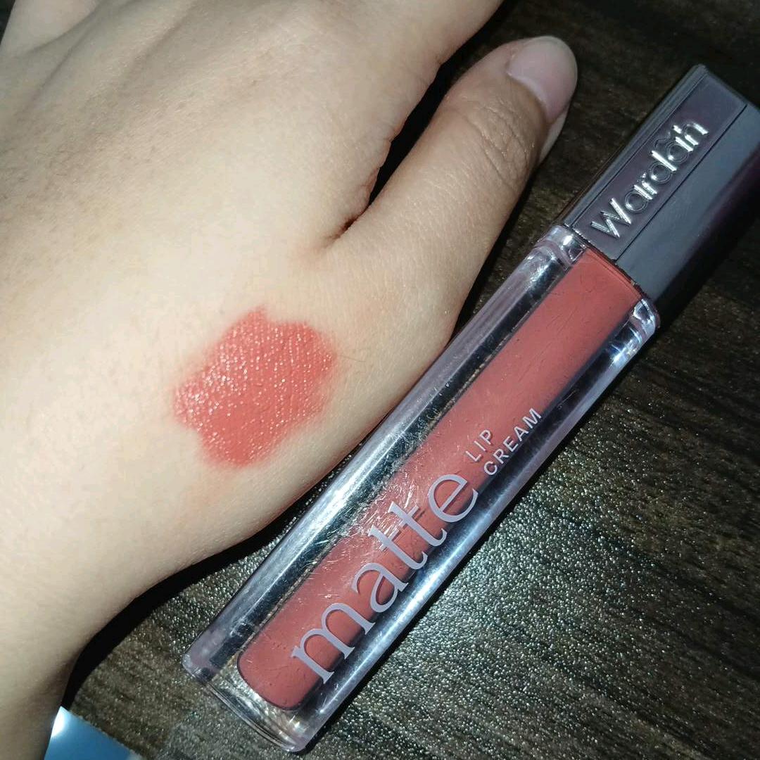 Exclusive Matte Lip Cream - 20 Peach Of Mind imgfdn-53621fc6-ea21-49a0-a60a-b63583f55386