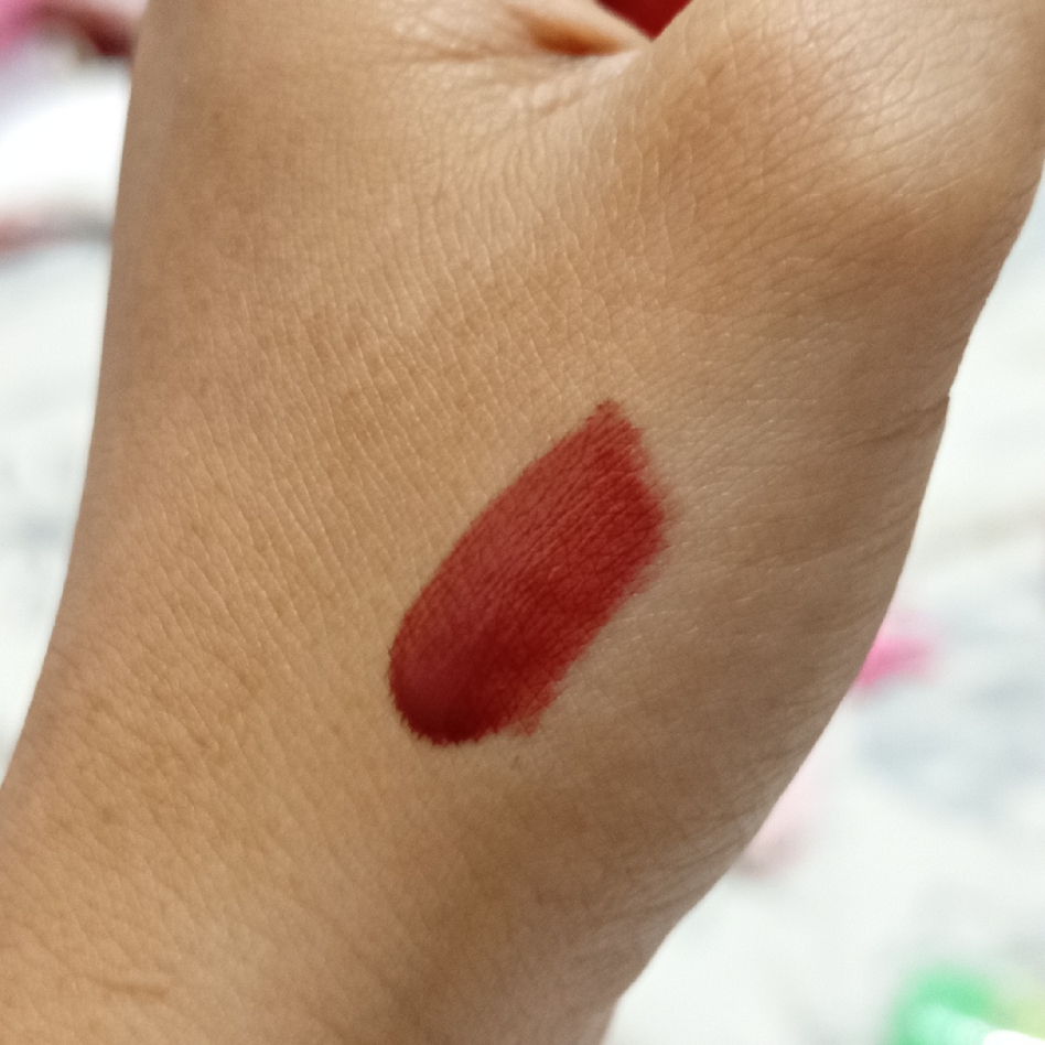 Colorlast Lip Vinyl - 03 Diva imgfdn-92ca3a98-f813-48cf-a2b4-2660874f0825