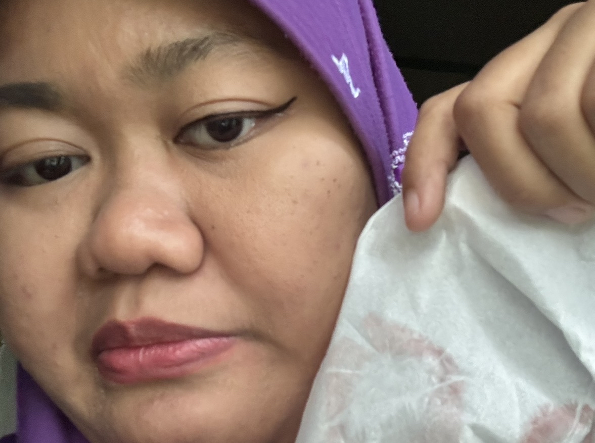 Stellar Dust Lip Stain - 001 Nova imgfdn-929b5559-b2be-4525-981b-8a07495b0a1e