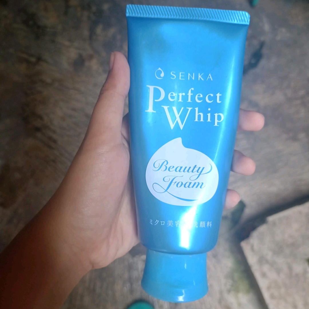 Perfect Whip Facial Foam imgfdn-a1d5a9c2-38d6-4e83-a95d-998b6d0e2ef2