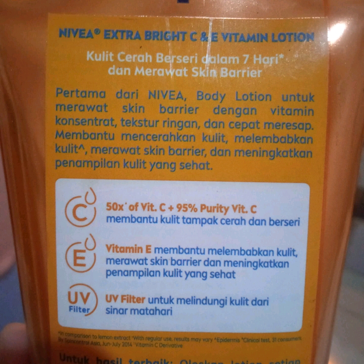 Extra Bright C&E Vitamin Lotion imgfdn-3b1675ef-6928-48f9-bf65-41c2c89c94cd