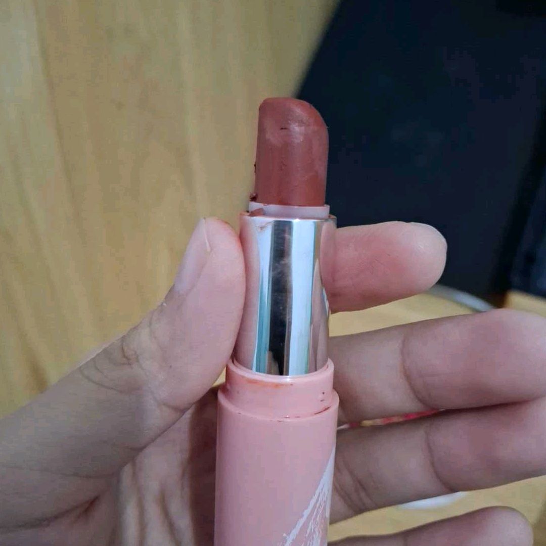 Lip Moist - Rising Star imgfdn-4143f431-9506-4faf-b4ec-fc174cb58686