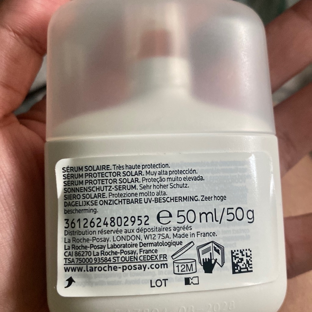 Anthelios UVAIR Ultra Light Sunscreen imgfdn-ceefa79c-6da8-4cdb-a335-77c4dc8b411c