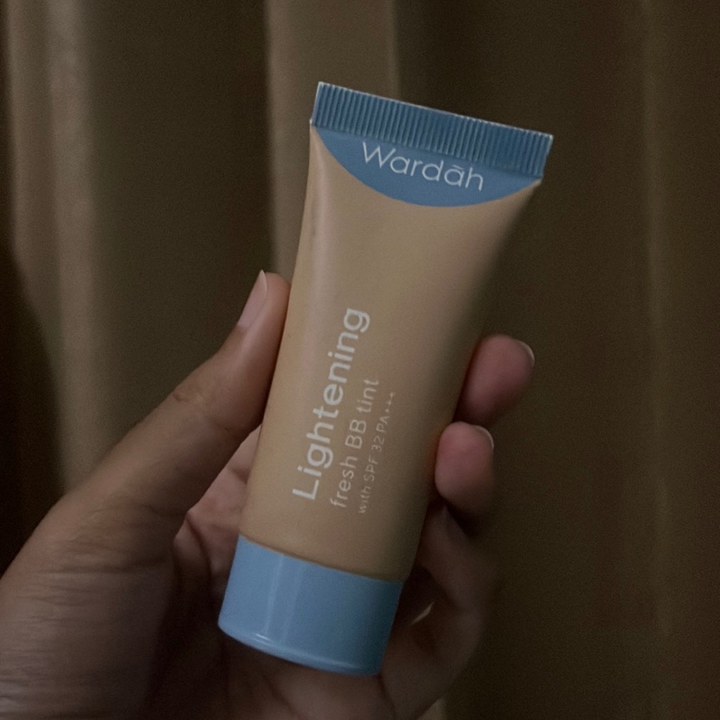 Lightening Fresh BB Tint - 03 Warm Ivory imgfdn-c444188a-3973-4548-a2e4-603e9d102455