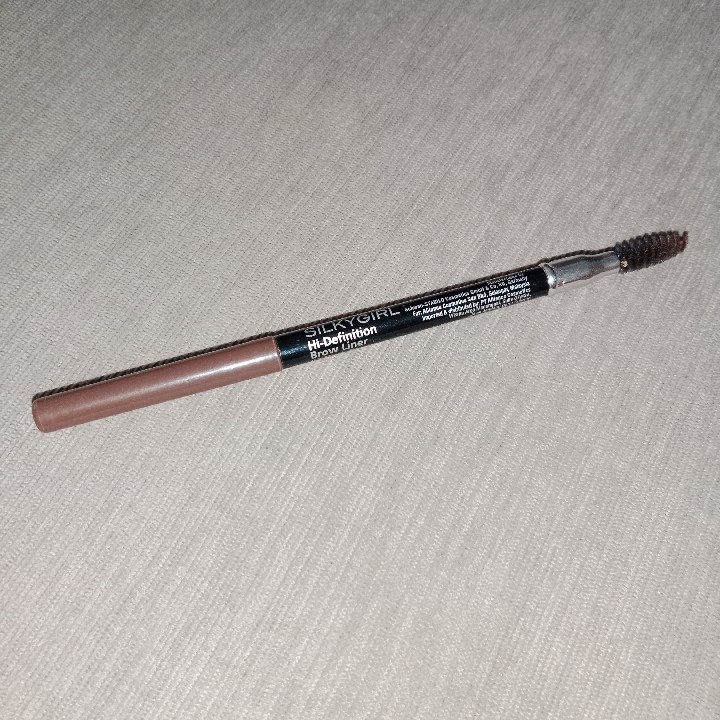 Hi-Definition Brow Liner - 02 Dark Brown imgfdn-fcb213e1-c093-4fdc-a2ee-cc82d9d4e082