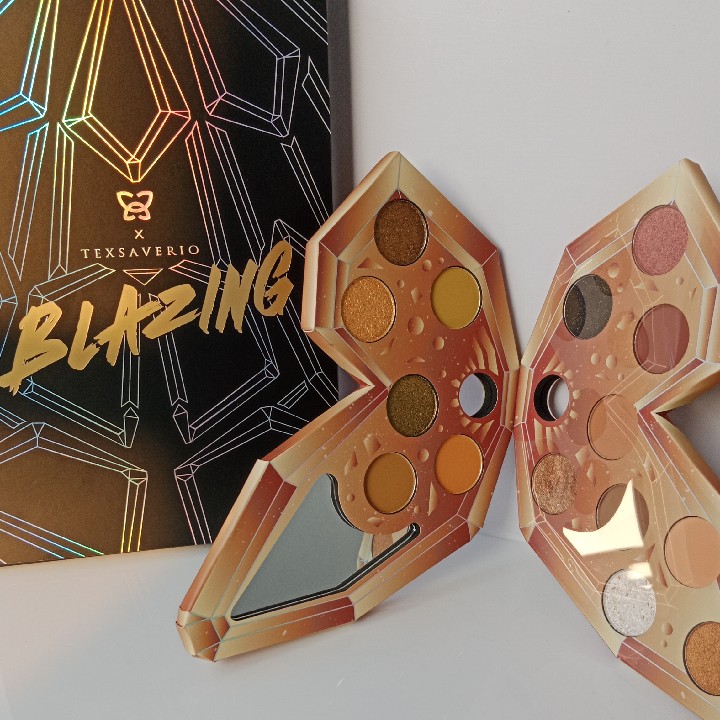 Haute Holochrome Palette x Tex Saverio - Blazing imgfdn-a962801c-1fc1-4611-97ba-deb94ab7c77b