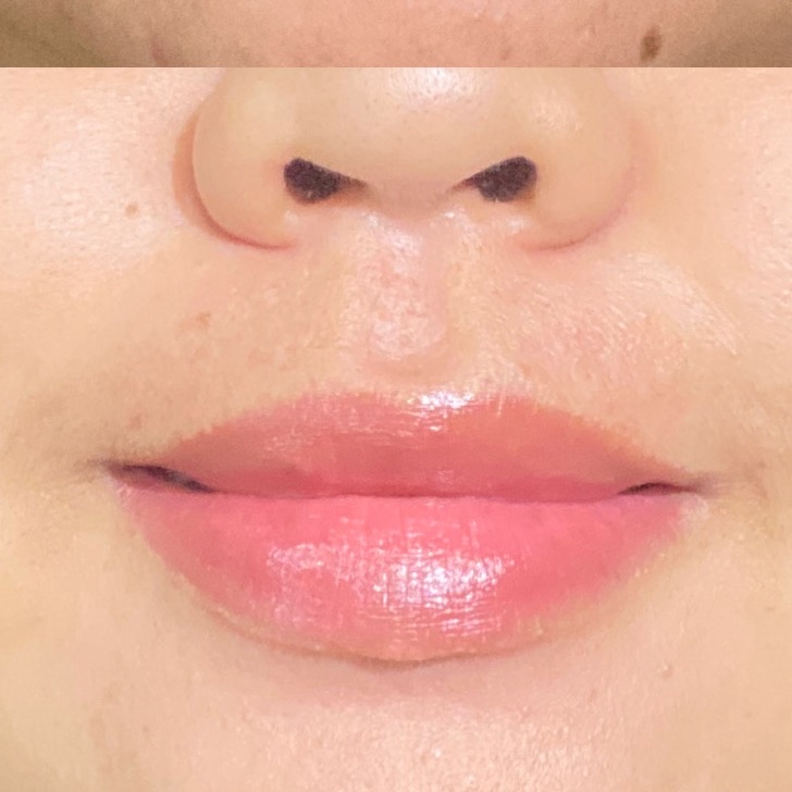 Glass Glow Tinted Lip Balm  - Peachy Glaze imgfdn-3e002ff7-f8df-4752-b862-e8e0f5a2c5ef