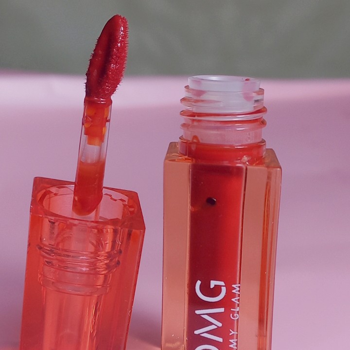 Glassy Lip Tint - 02 Sienna imgfdn-cbaa0e61-272b-4a9b-8d27-09c5d5a8a0ce