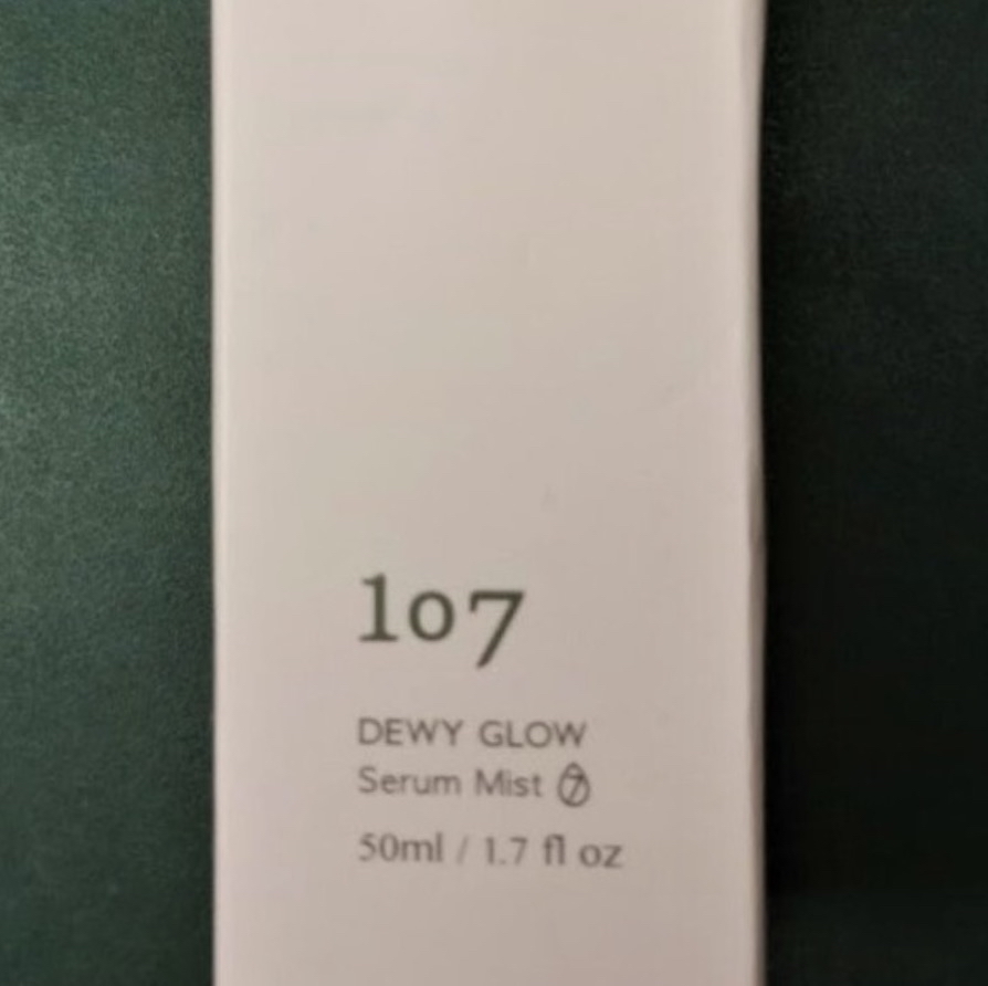 Dewy Glow Serum Mist imgfdn-d0693999-3873-43a5-86c9-044bb790c928