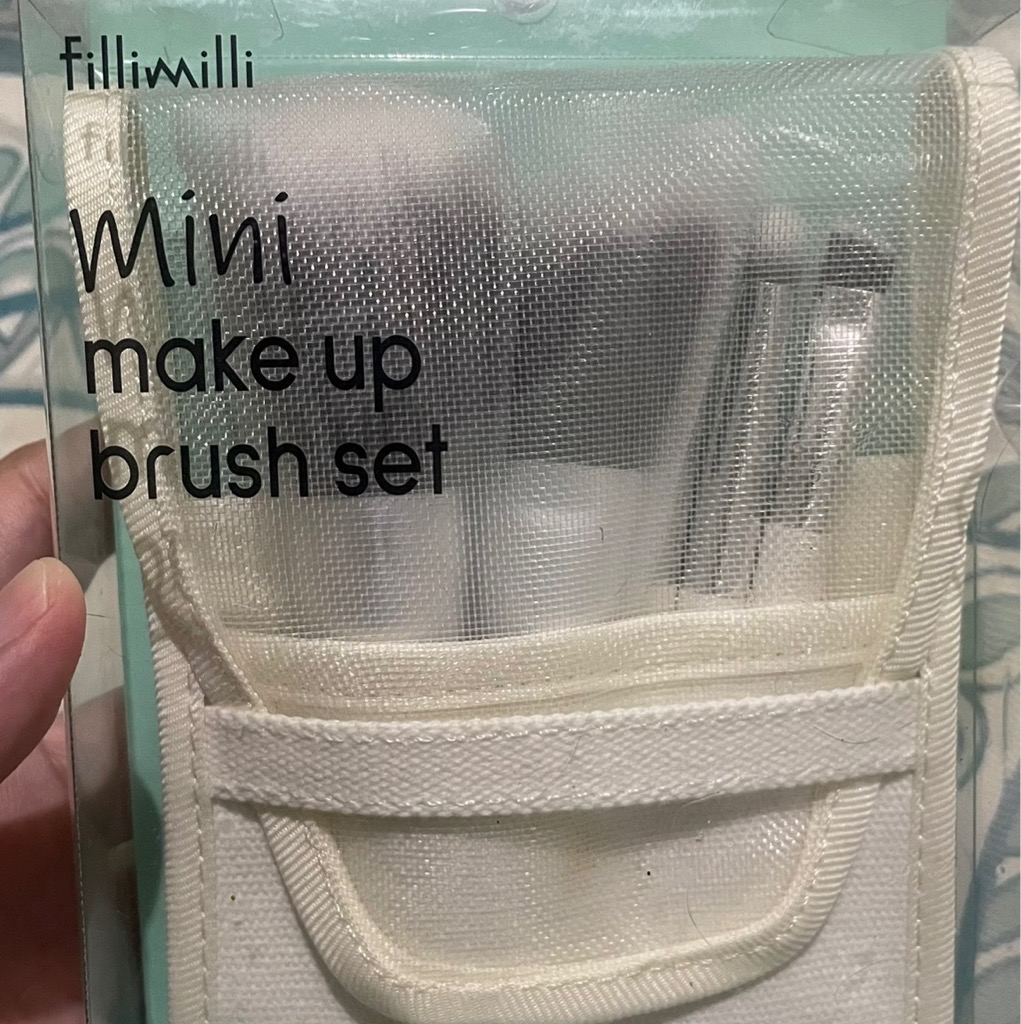 Mini Make-Up Brush Set imgfdn-64432ec5-da45-47ce-8694-ccaab9d2f654