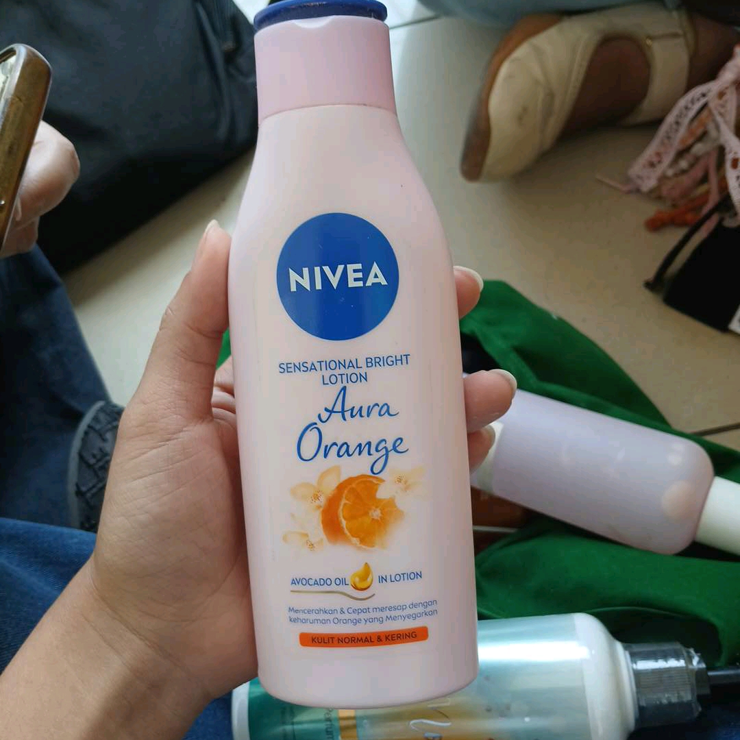 Sensational Body Lotion - Orange Blossom & Avocado Oil imgfdn-33c8c3d9-58d8-4f52-917e-5403ef1342cc