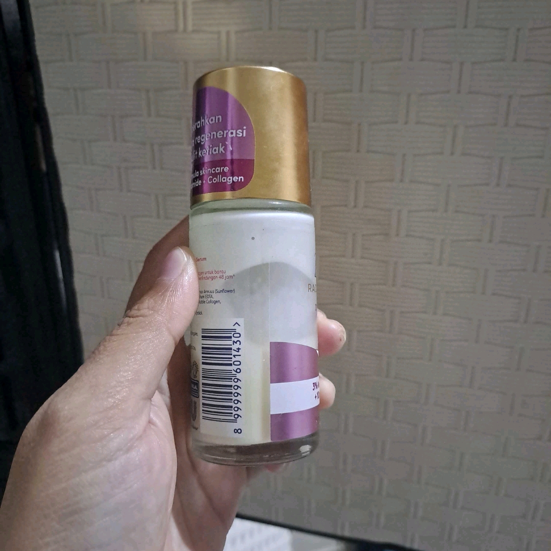 Radiant+Care Deodorant Serum Roll On  - 3% Niacinamide + 10x Collagen imgfdn-ea84d160-097a-49f0-b000-b86f74ef4b00