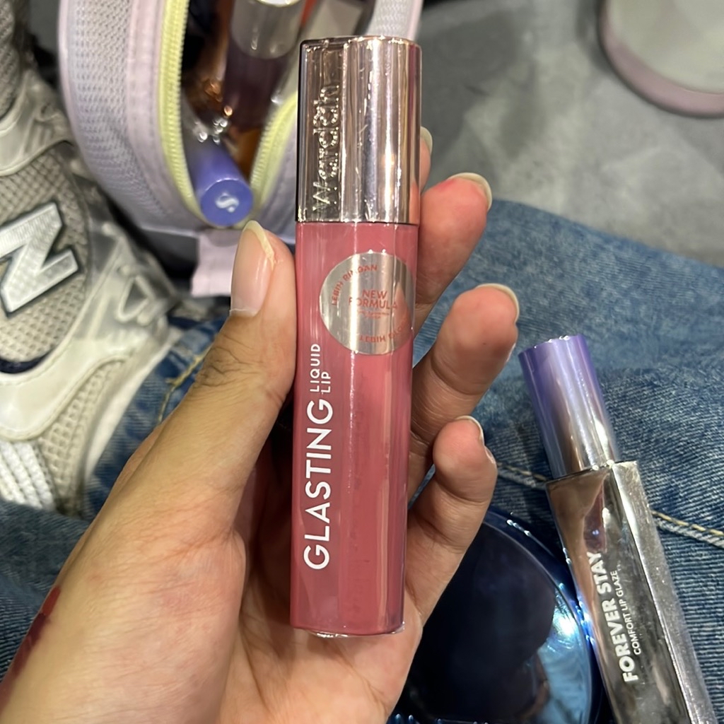 Glasting Liquid Lip - 05 Glazing Berry imgfdn-74d9187e-c218-46e6-82ff-94cc7144f16a