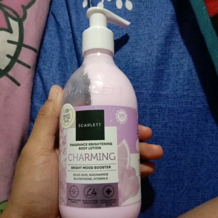 Fragrance Brightening Body Lotion - Charming imgfdn-1b8ea560-c19a-4ce9-b3b8-f4d42b3350f7