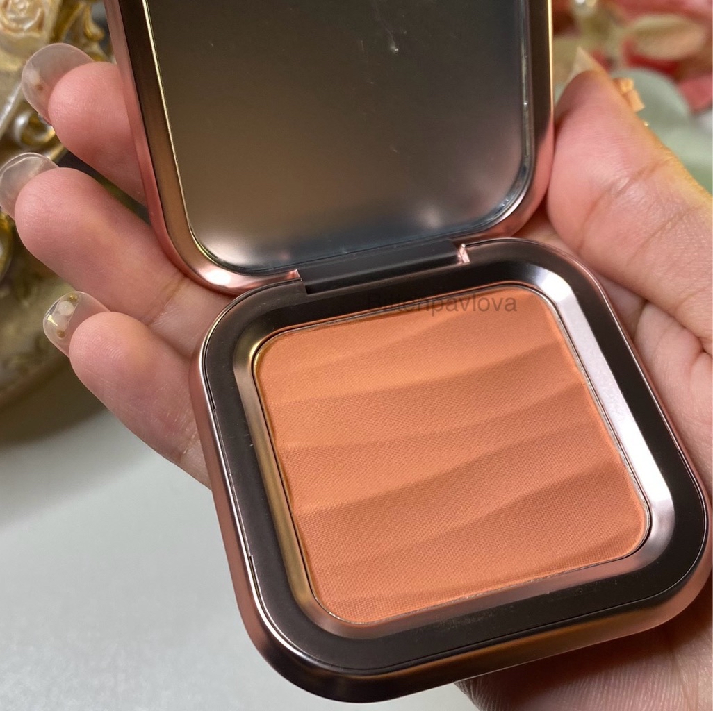 Silk Touch Blusher - 03 Eclat imgfdn-2ba57adb-1403-4afc-9eb7-94e5ff420710