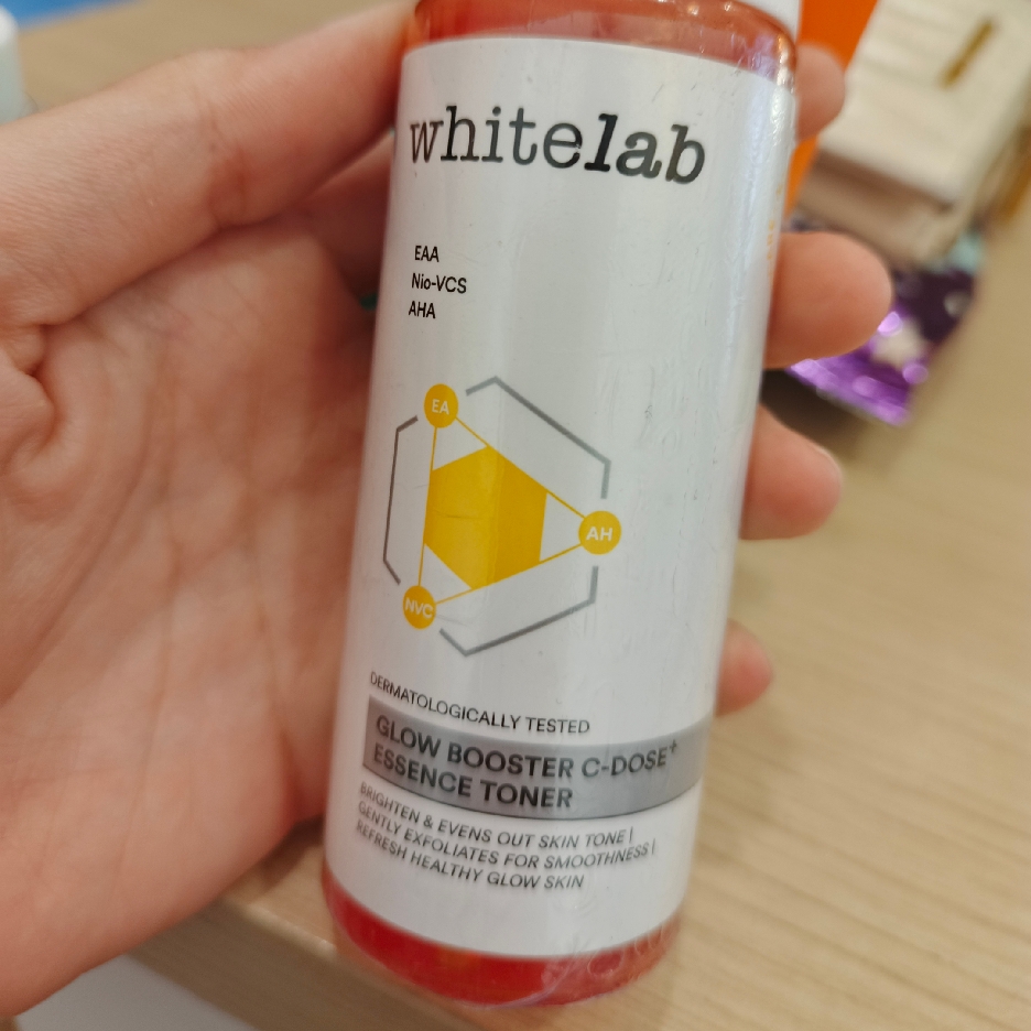 Glow Booster C-Dose+ Essence Toner imgfdn-1c0734c7-31b4-45b7-bc29-f0d5e3b3d5d2