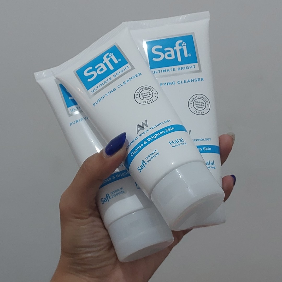 Ultimate Bright Purifying Cleanser imgfdn-8d50ac97-80ef-492c-a698-7cf3f4c2ea64