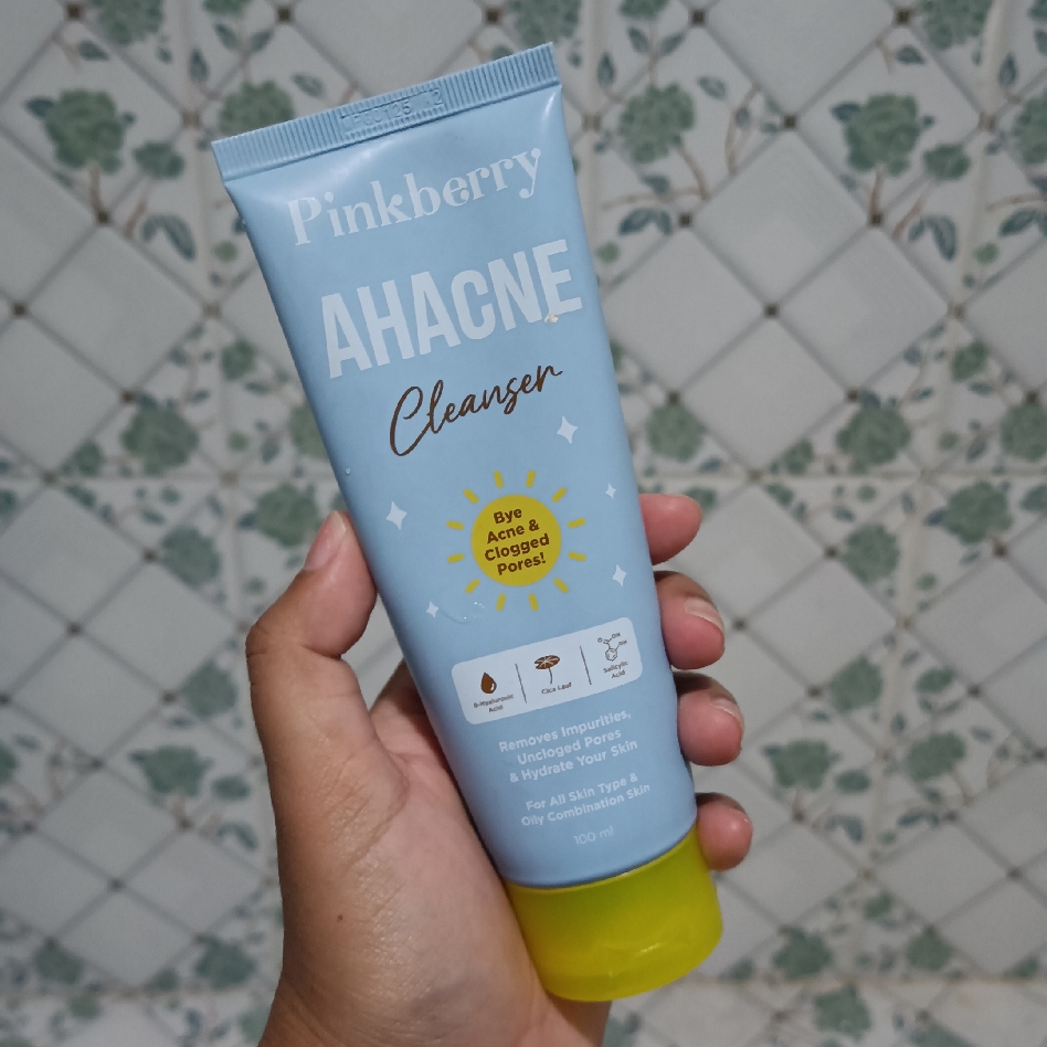 AHAcne Cleanser imgfdn-5e083c22-563d-44af-9cc1-6f740d787ad8