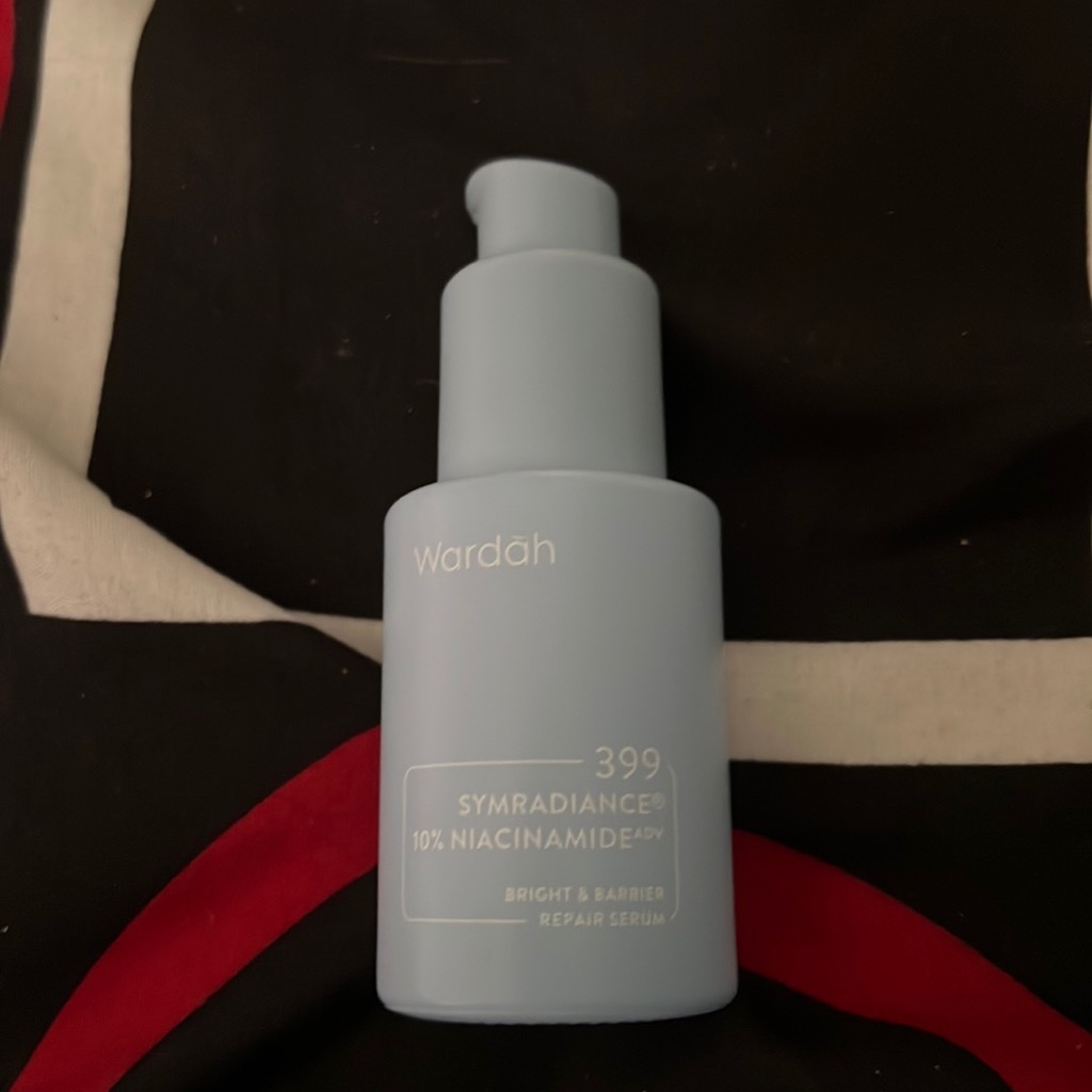 SymRadiance ® 399 Bright & Barrier Repair Serum imgfdn-7a4b3218-0bf9-41c9-b449-a72643d30392