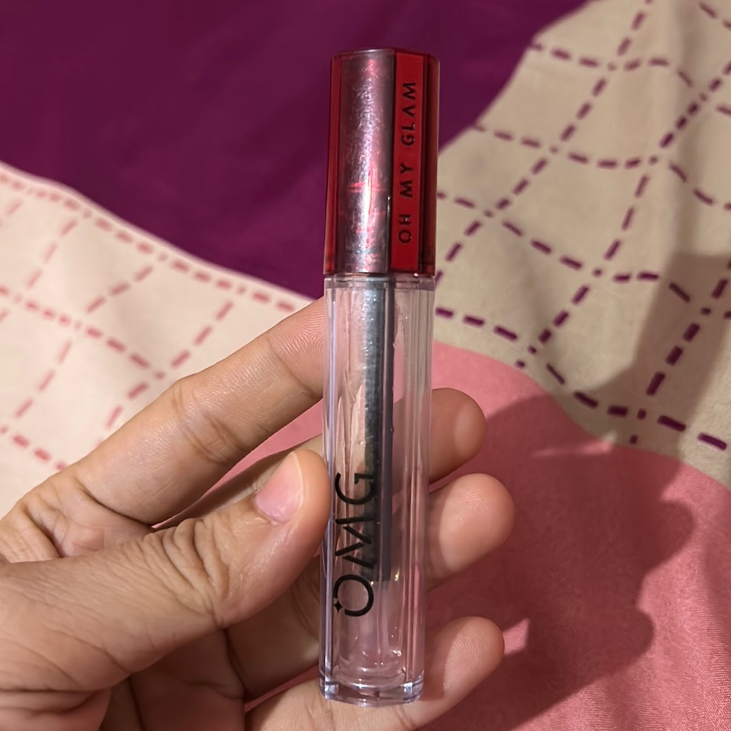 Gloss Lip Finish imgfdn-0193cf87-cce1-4d47-ad62-a9c6aaca73b8