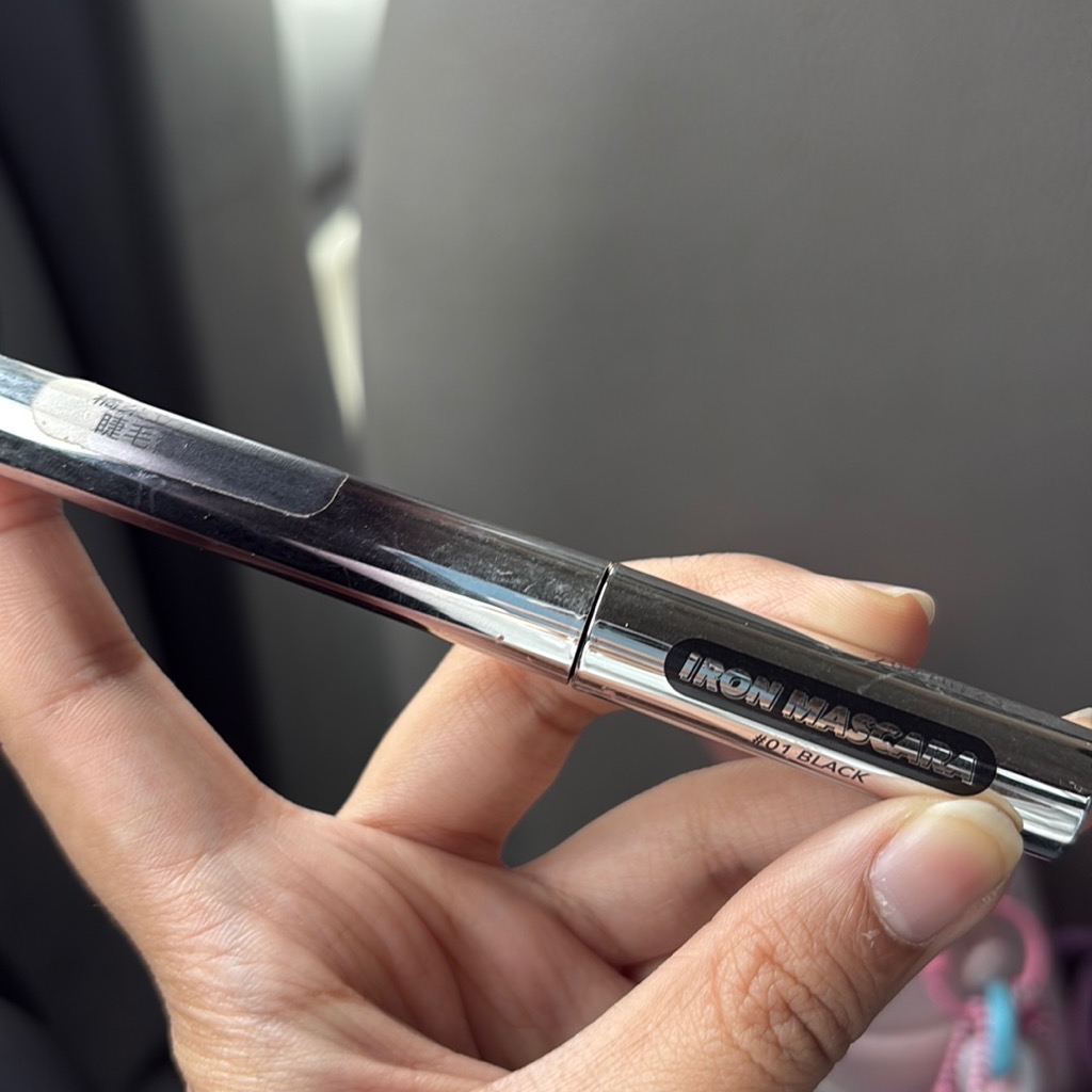 Iron Mascara imgfdn-1751d5ea-b777-42c5-b366-dc2b9ad30932