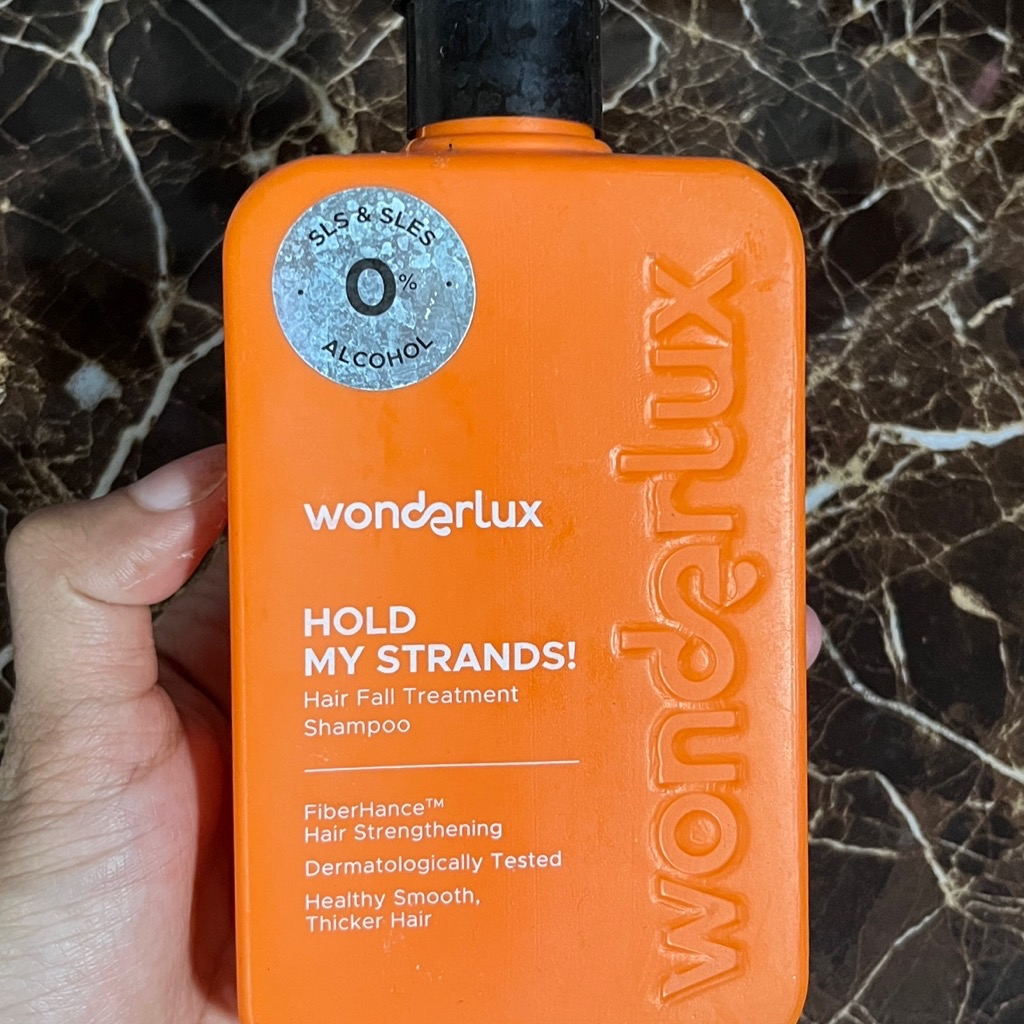 Hold My Strands! Shampoo Hair Fall Treatment For Sensitive Scalp imgfdn-70e849b0-3655-4dfe-95da-4f92a289de1c