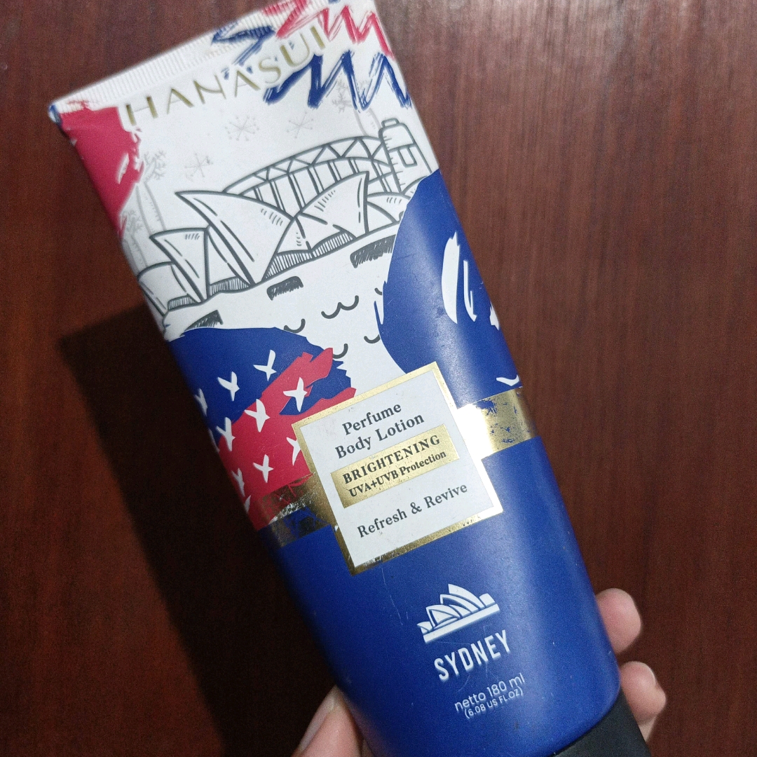 Brightening Parfume Body Lotion - Sydney imgfdn-4ccfdd53-7e41-4420-b35e-83e641676695