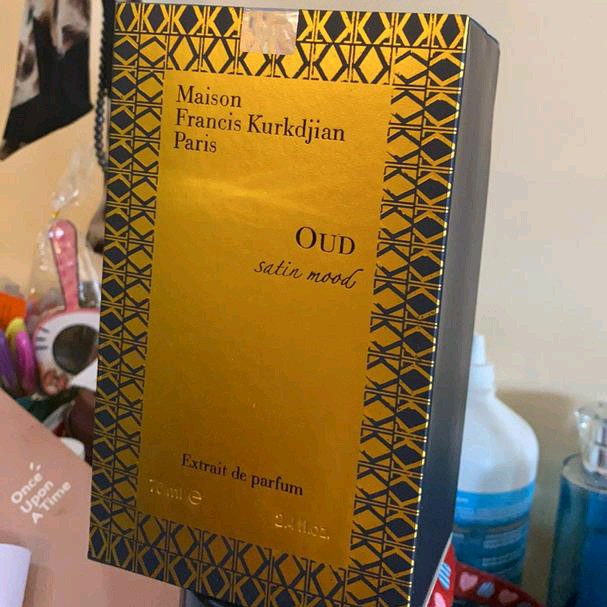 Oud Satin Mood Extrait de Parfum imgfdn-b46dcecb-c0b5-458a-9911-75253d8e7d3b