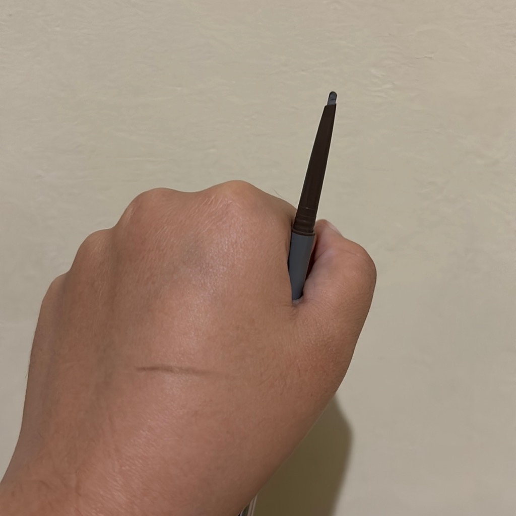 Natural Look Eyebrow Matic - Dark Brown imgfdn-d1f8fc5d-94bd-40d9-a2bc-e3ec5805186b