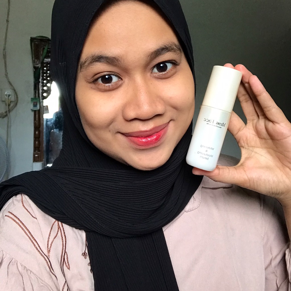 Whitening and Moisturizing Serum imgfdn-13278d4c-dd76-4995-b93b-fc92d501daaf