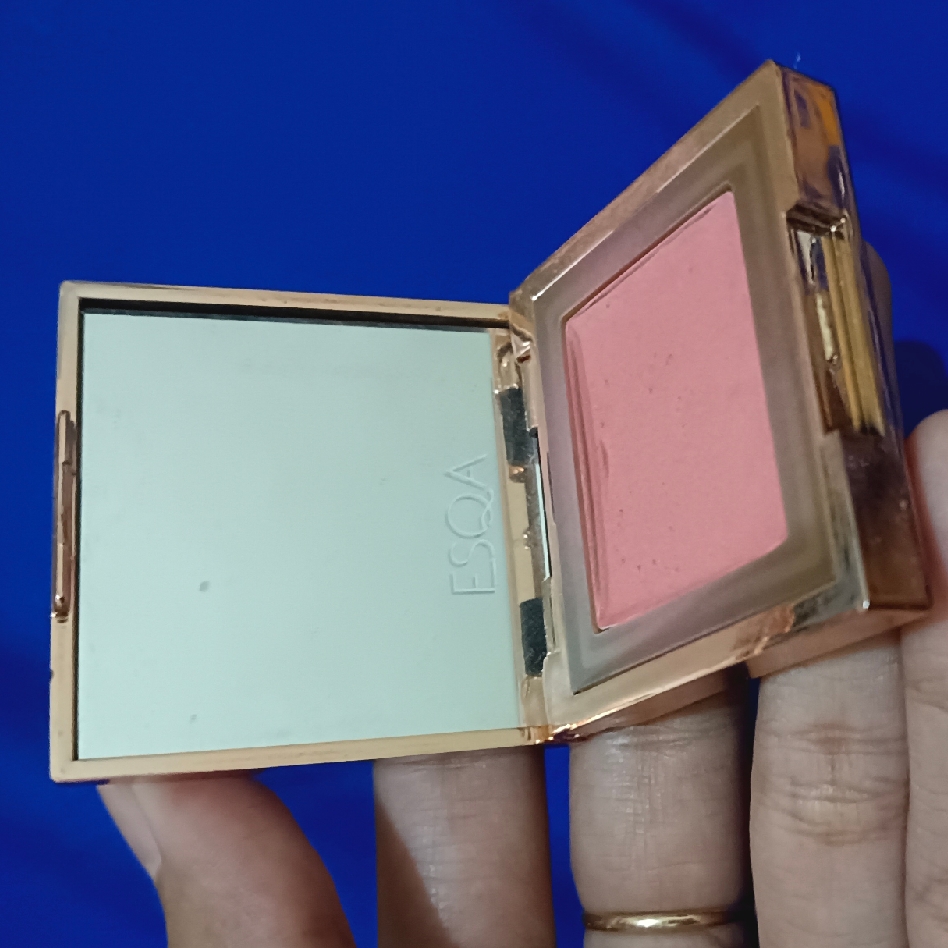 ESQA X BCL Blush - Pose imgfdn-0548260a-1044-429e-ac8c-0862a54961ed