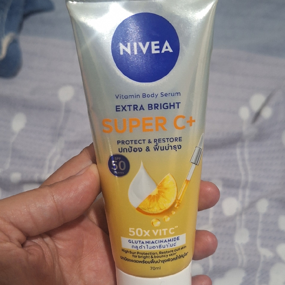 Body Serum Extra Bright Super C+ SPF 50+ PA+++ imgfdn-52715126-9d71-4c67-8e1e-99f3ef27eeff