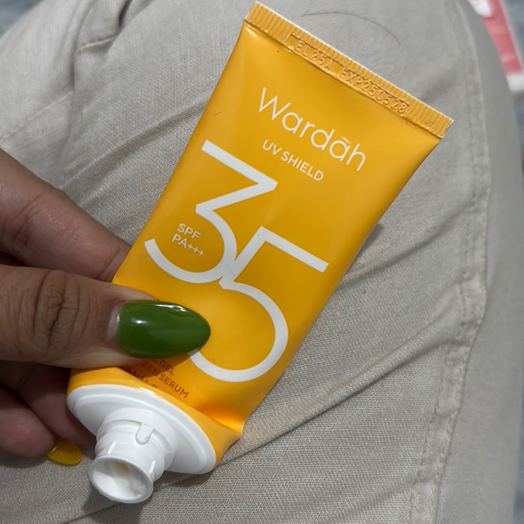 UV Shield Essential Sunscreen Gel SPF 35 PA +++ - New Formula and Look in 2025 imgfdn-cd5387a3-063f-4c0c-912e-7d1fa06aca53