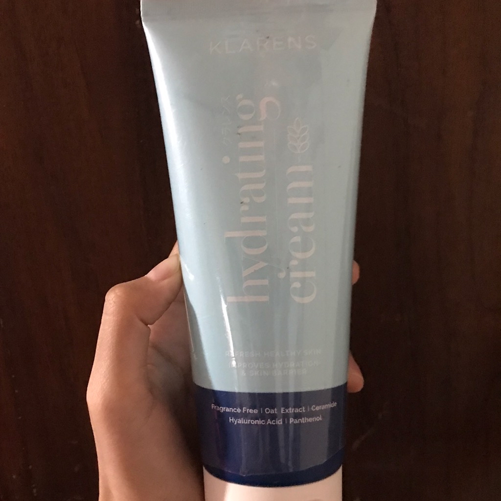 Hydrating Cream imgfdn-b52b5587-d5c0-421d-b636-20e7ed5a45aa