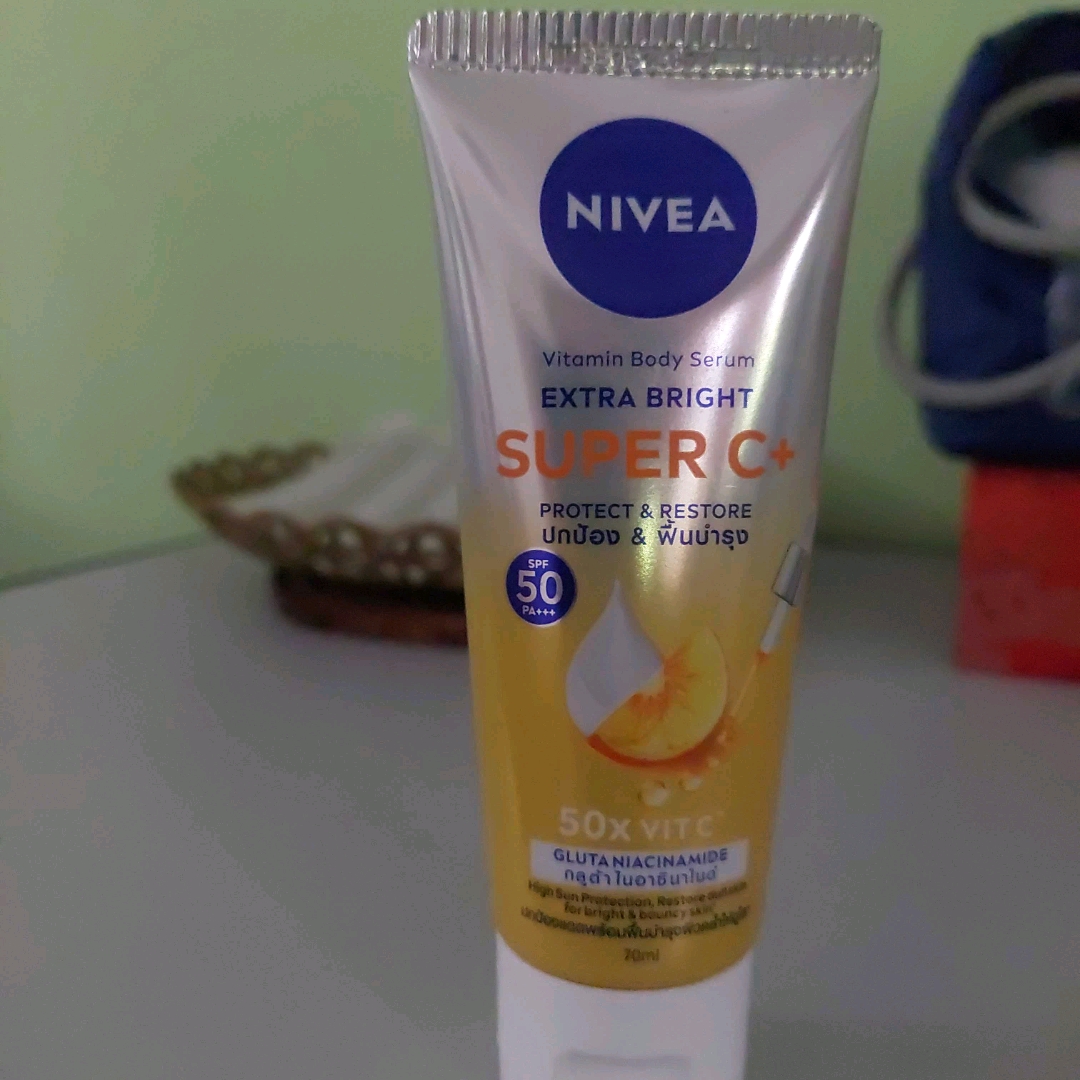 Extra Bright Super C+ Vitamin Serum imgfdn-5587e366-fd2b-460c-80c8-996d6e983b49