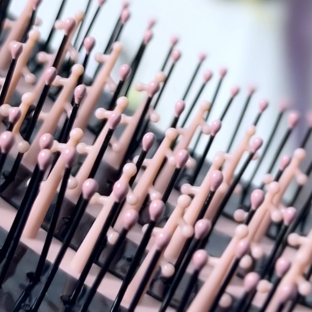 Pro Volume Brush - Black Pink imgfdn-345eebed-3990-436f-8c14-032cf5e30bfb