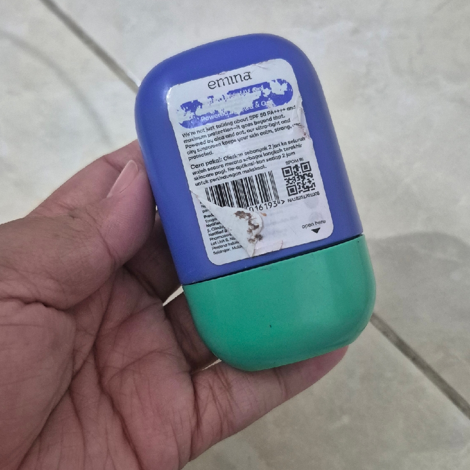 Emina UV Gel Sunscreen SPF 50 PA++++ - Airy imgfdn-4de27f8d-0417-4b03-8bdf-223c033a79fe