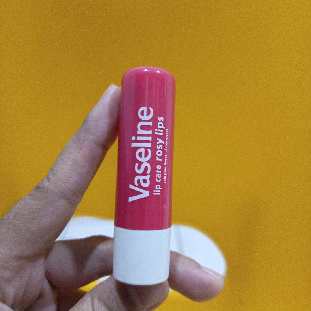 Lip Therapy Stick - Rosy Lips imgfdn-b7a39e8b-f1cb-4336-a170-2a53a578352d