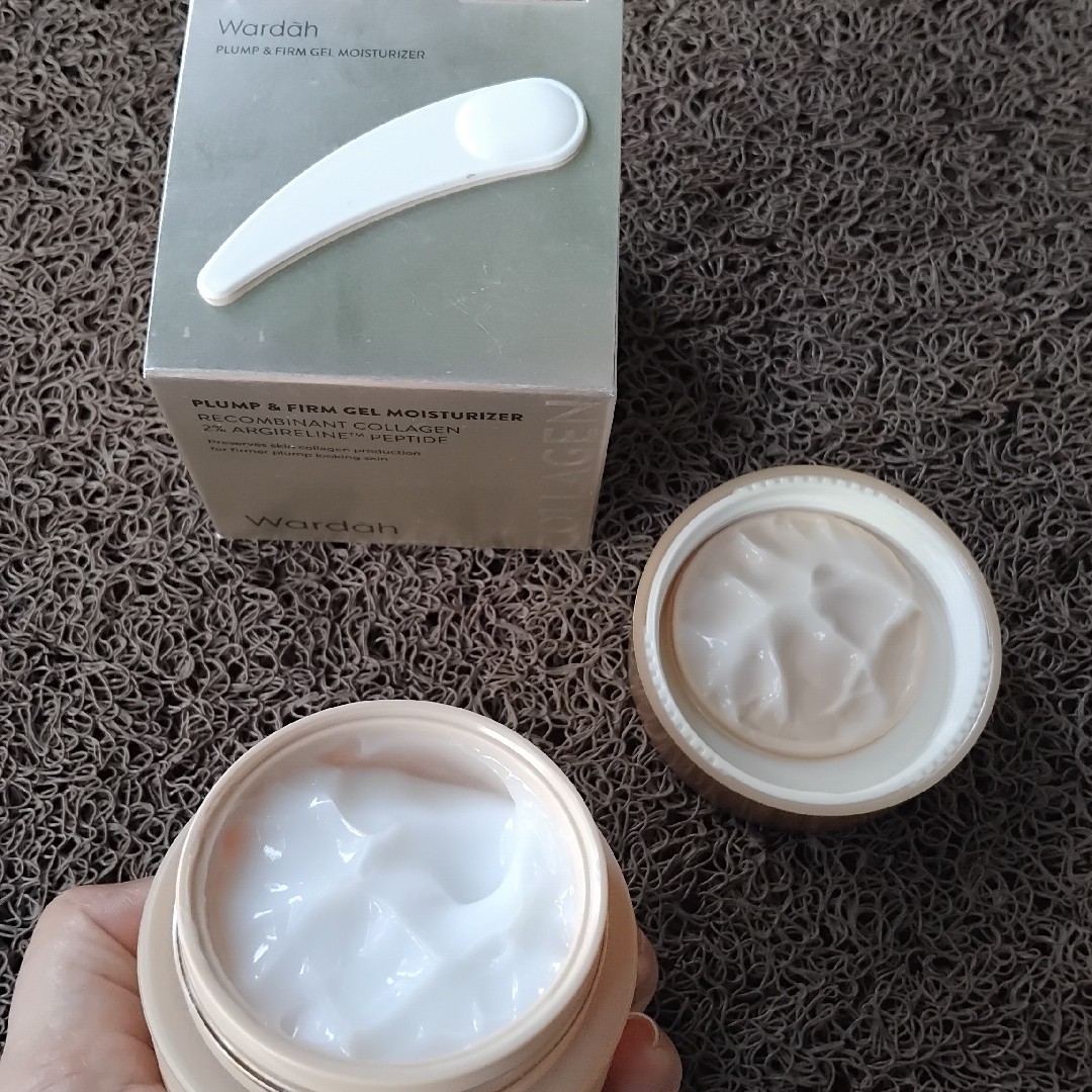 Recombinant Collagen Gel Moisturizer imgfdn-100fb5e8-702a-45d9-9d8c-cb4cb4ea76ab