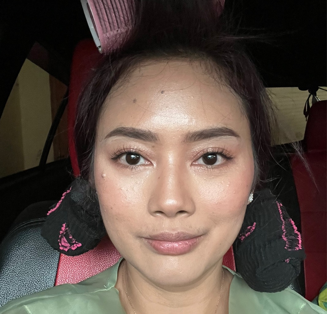 Airy Serum Cushion Glow - N23 Light Beige imgfdn-d38de82a-c1d6-49c6-b19c-80dc8cead164